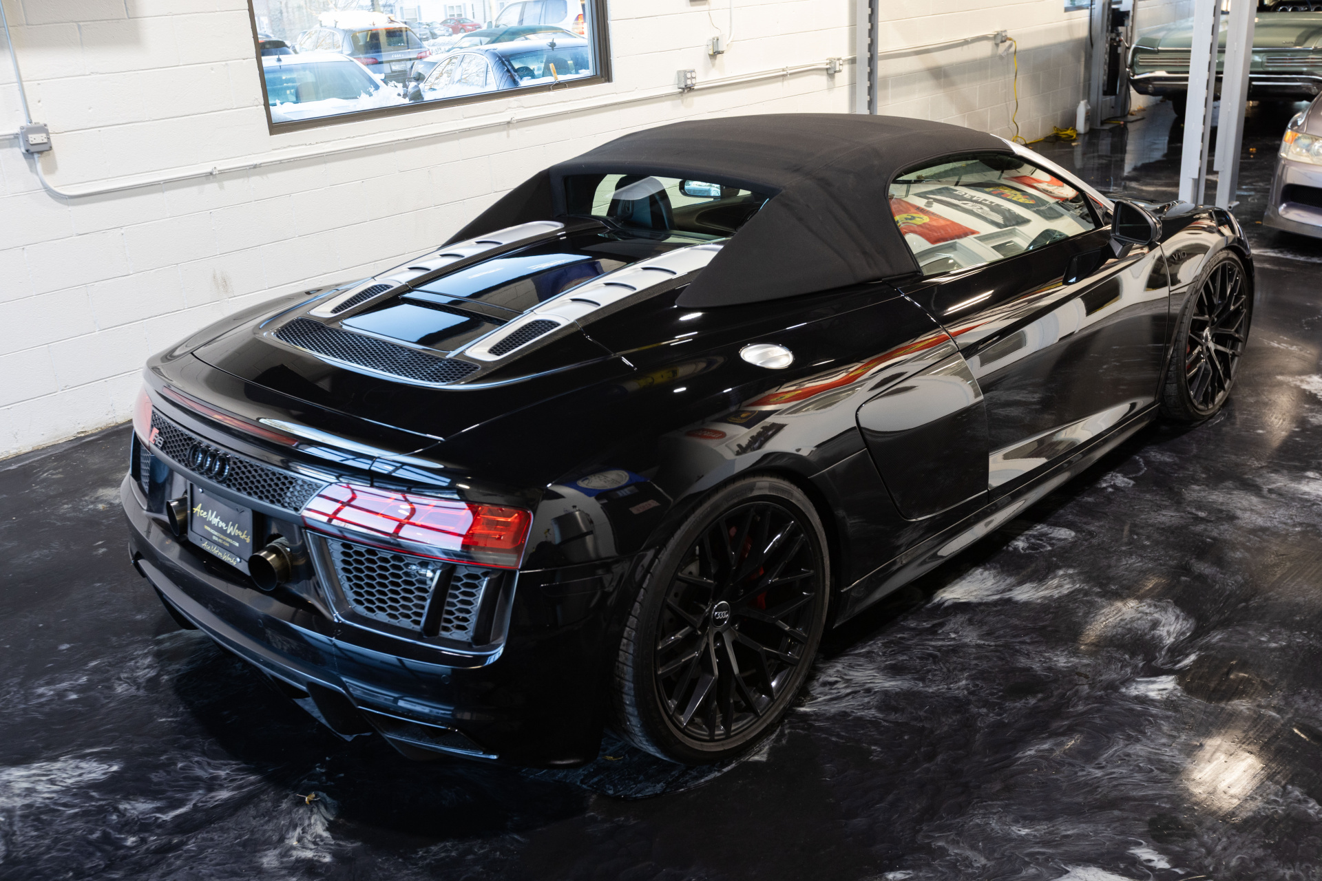 2017 AUDI R8 - Image 46