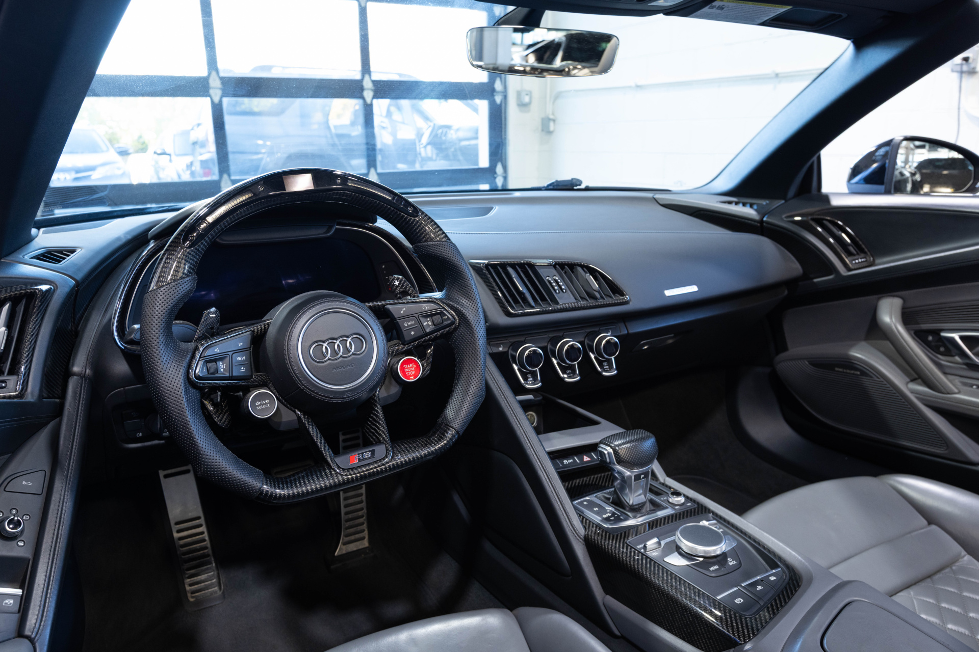 2017 AUDI R8 - Image 48