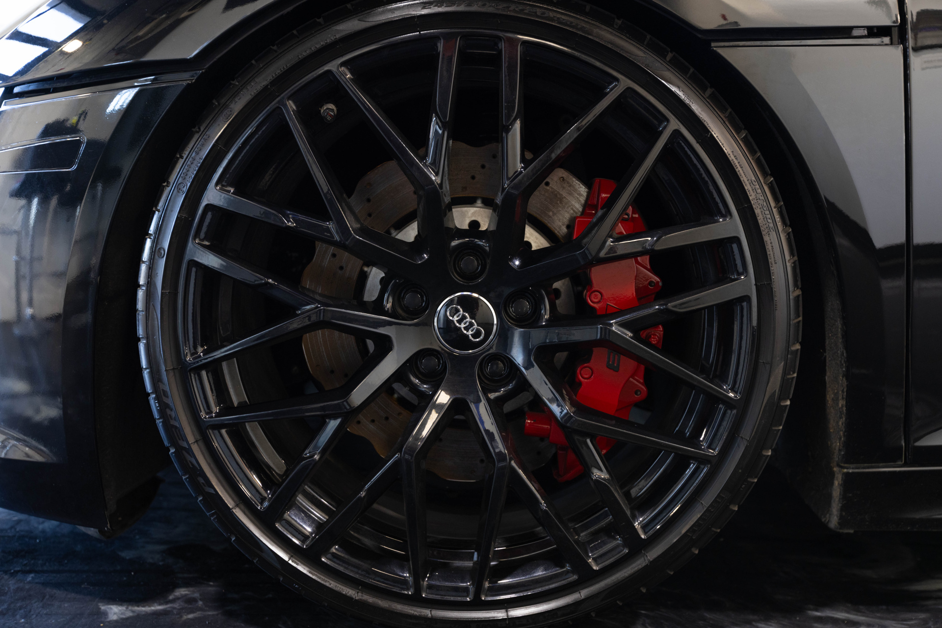 2017 AUDI R8 - Image 5