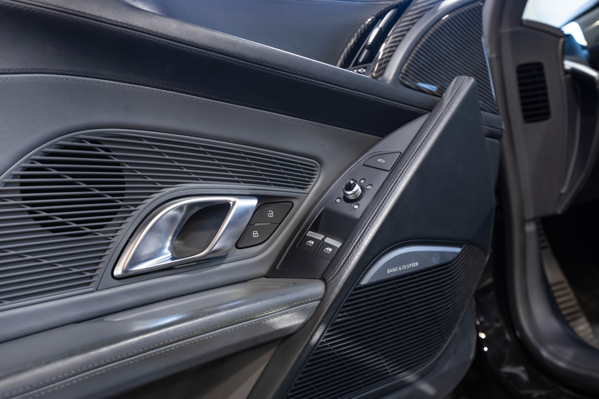 2017 AUDI R8 - Image 55