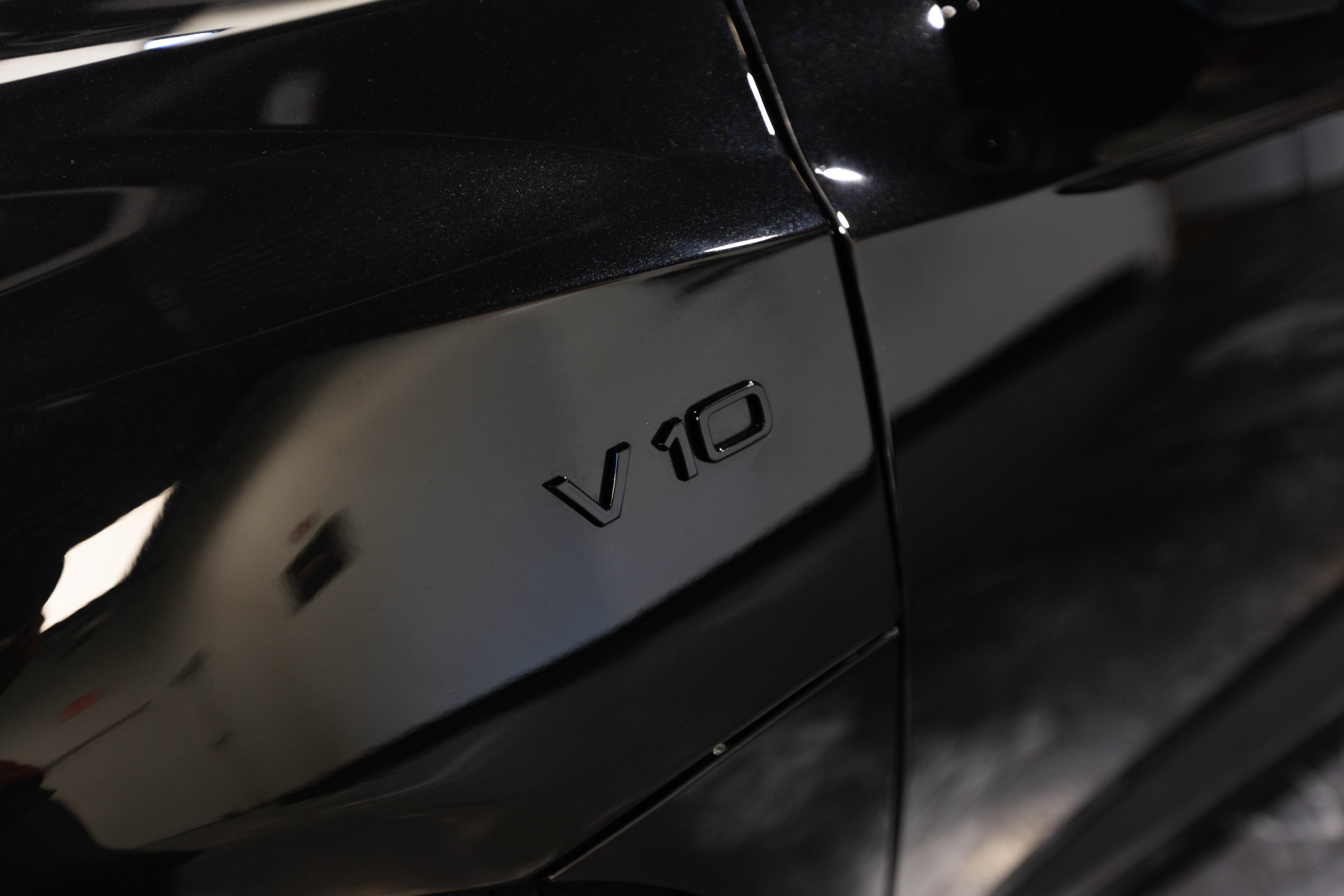 2017 AUDI R8 - Image 6