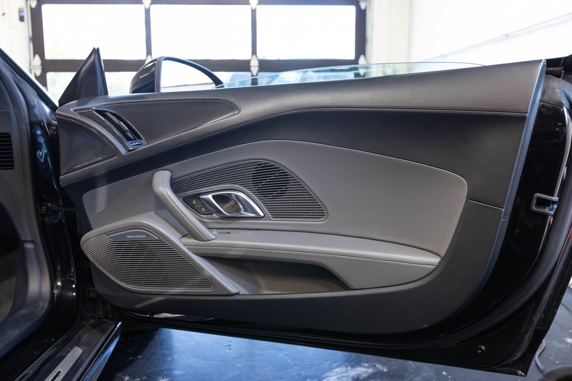 2017 AUDI R8 - Image 74