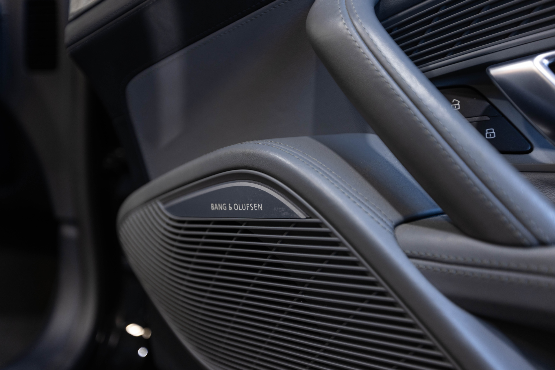 2017 AUDI R8 - Image 75