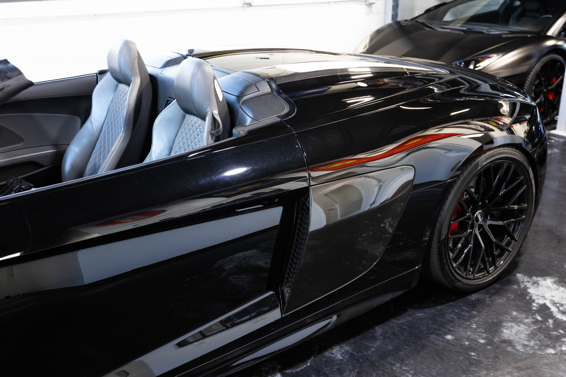 2017 AUDI R8 - Image 8