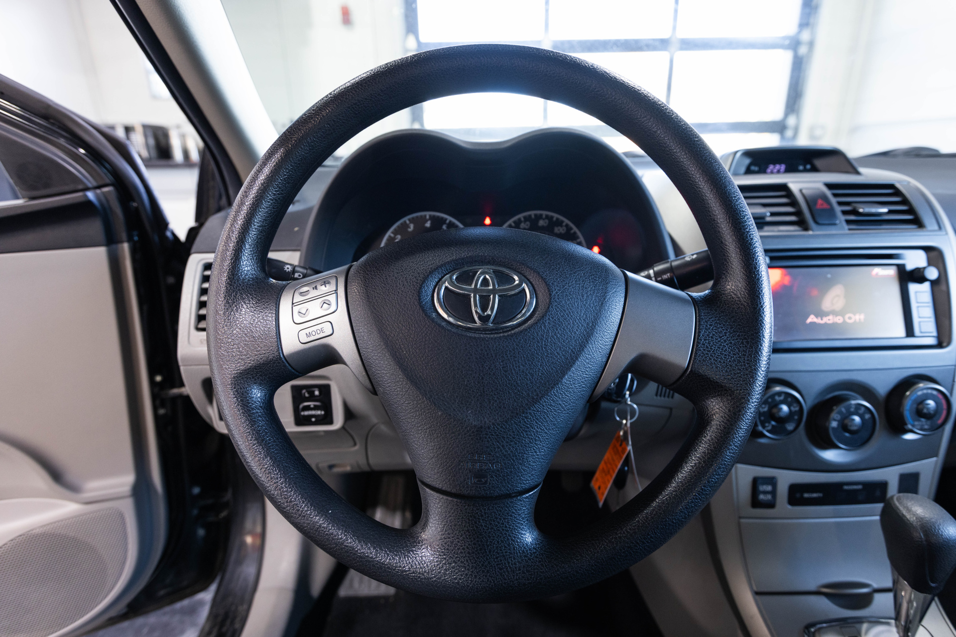 2013 TOYOTA COROLLA - Image 28