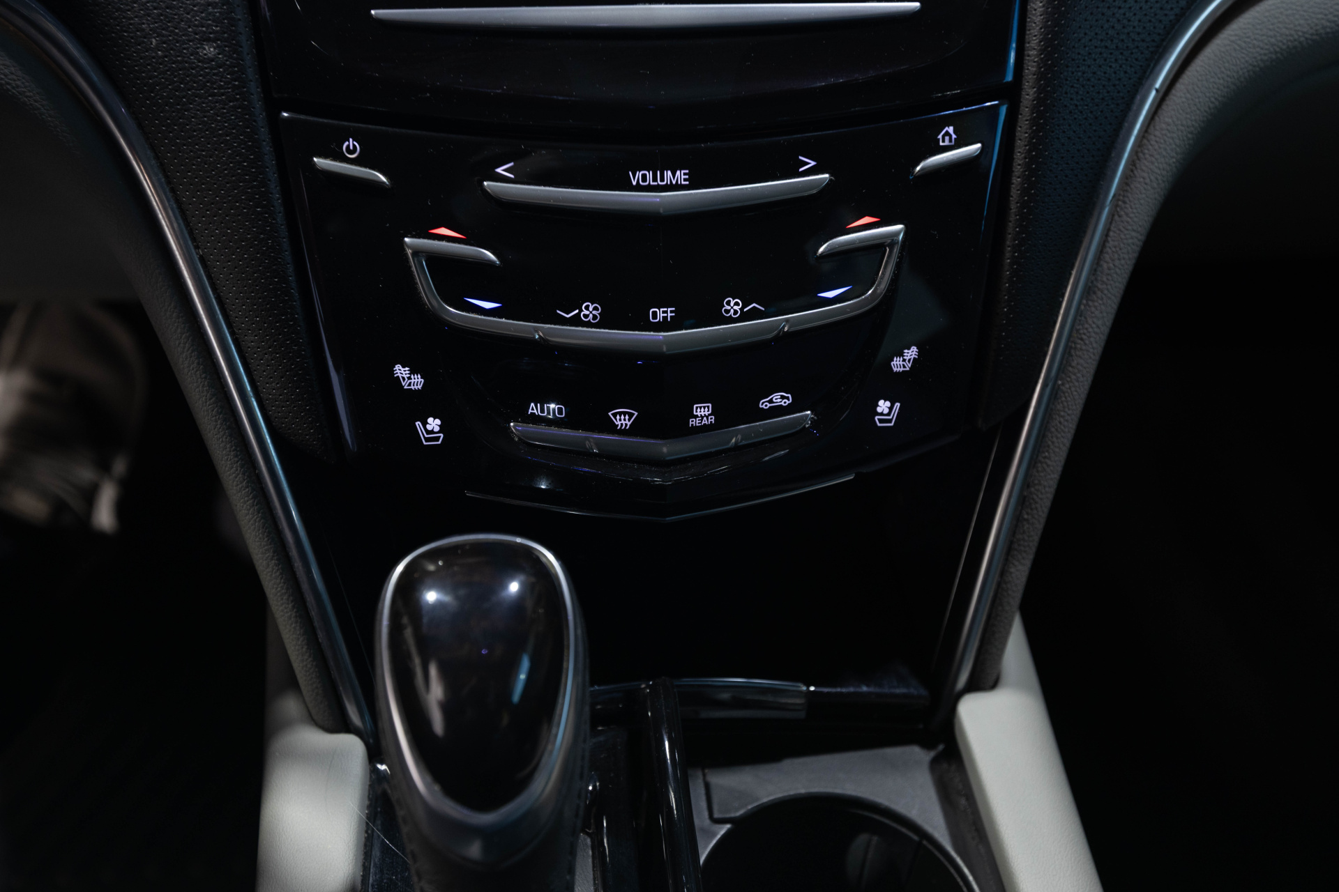 2013 CADILLAC XTS - Image 27