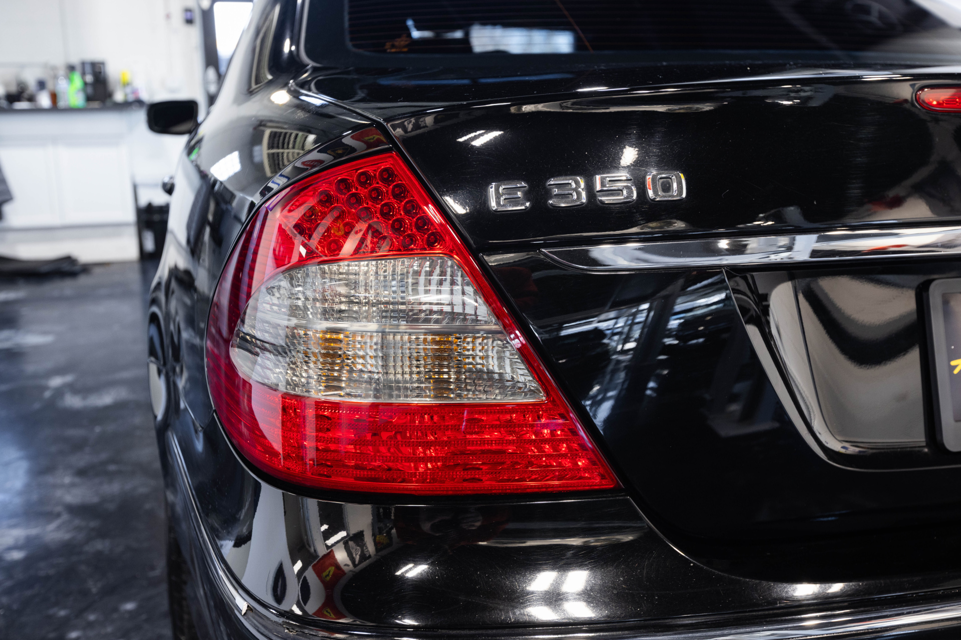 2009 MERCEDES-BENZ E-CLASS - Image 12