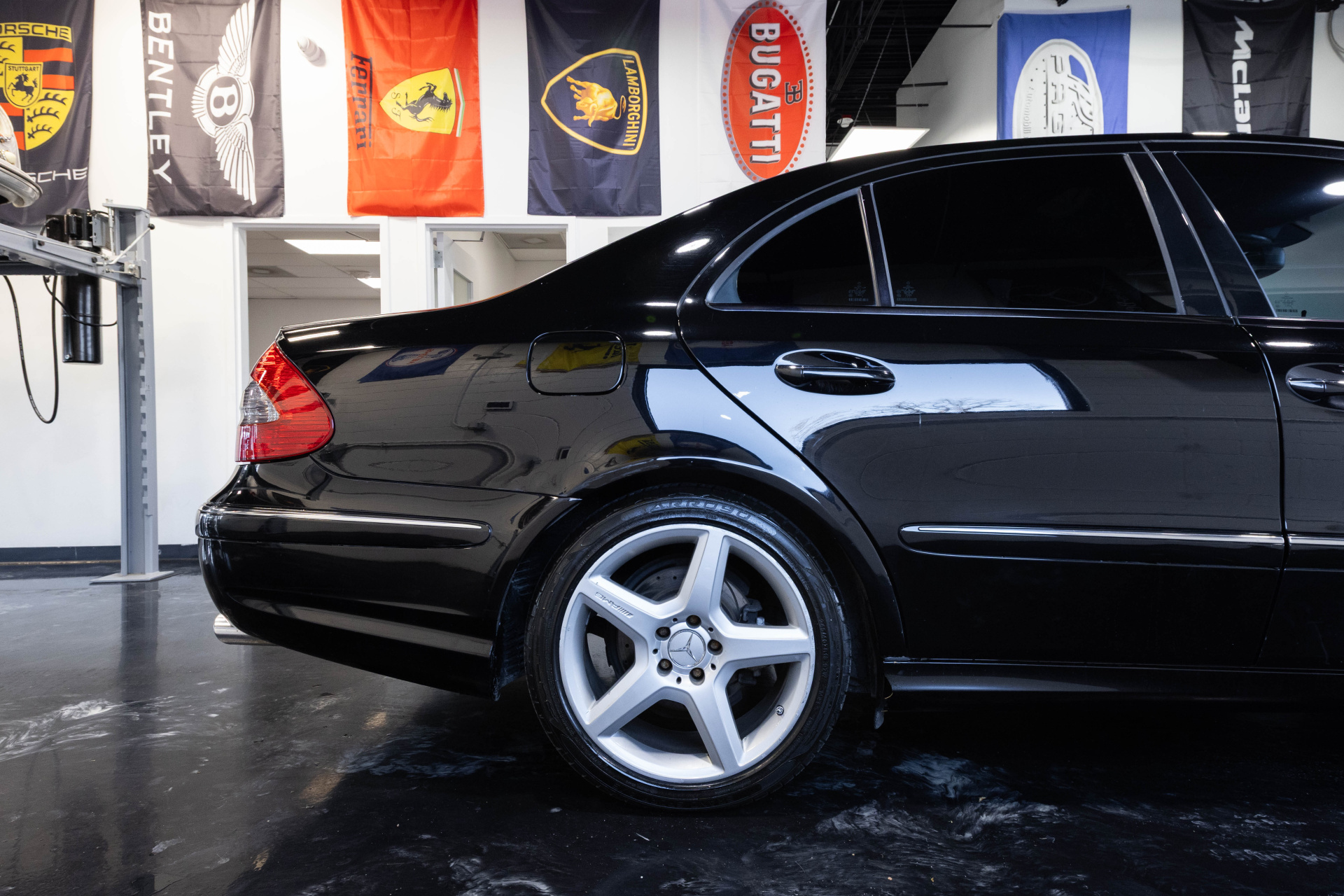 2009 MERCEDES-BENZ E-CLASS - Image 16