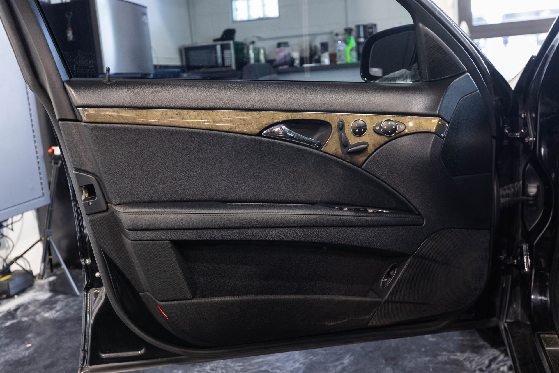 2009 MERCEDES-BENZ E-CLASS - Image 27