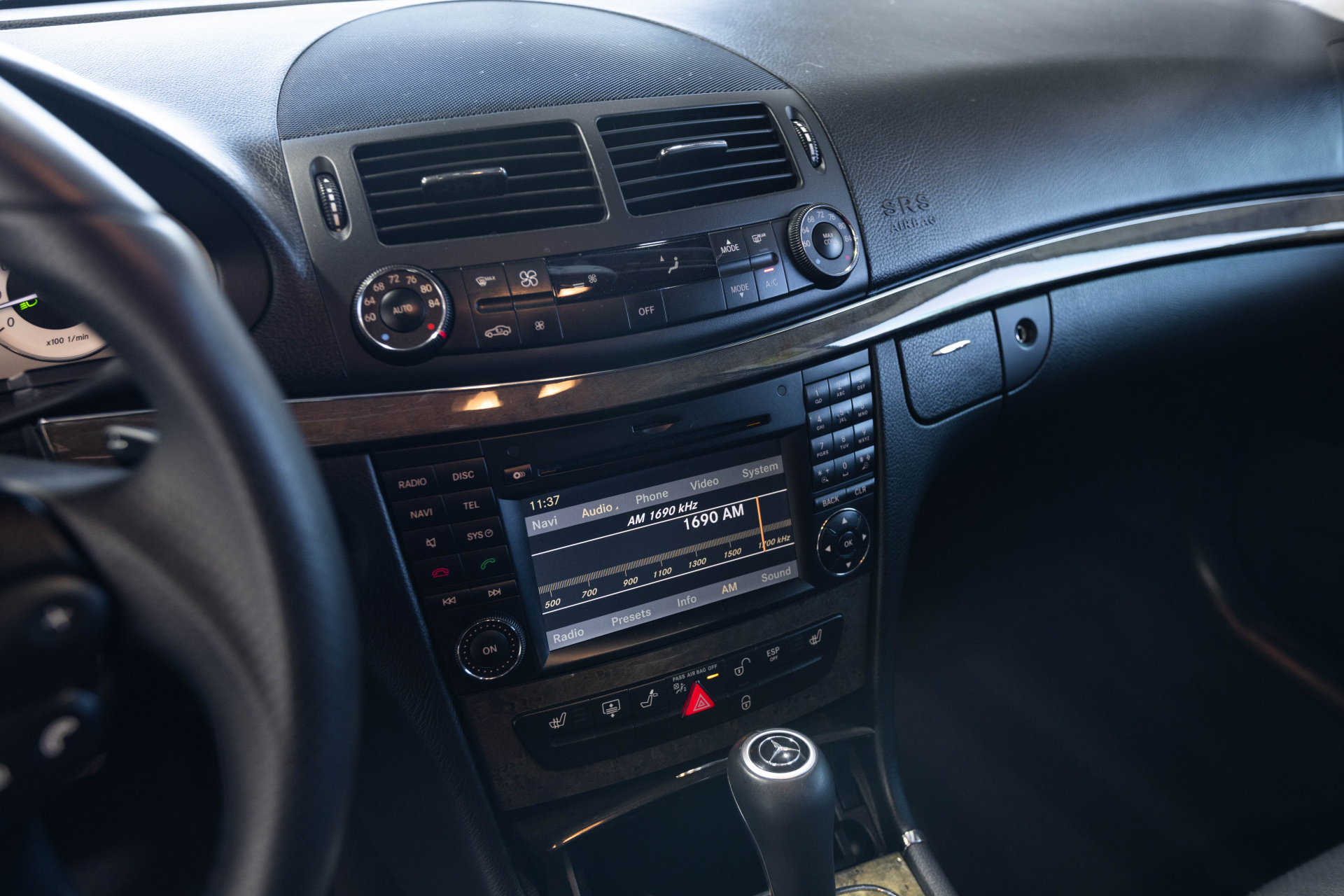 2009 MERCEDES-BENZ E-CLASS - Image 29