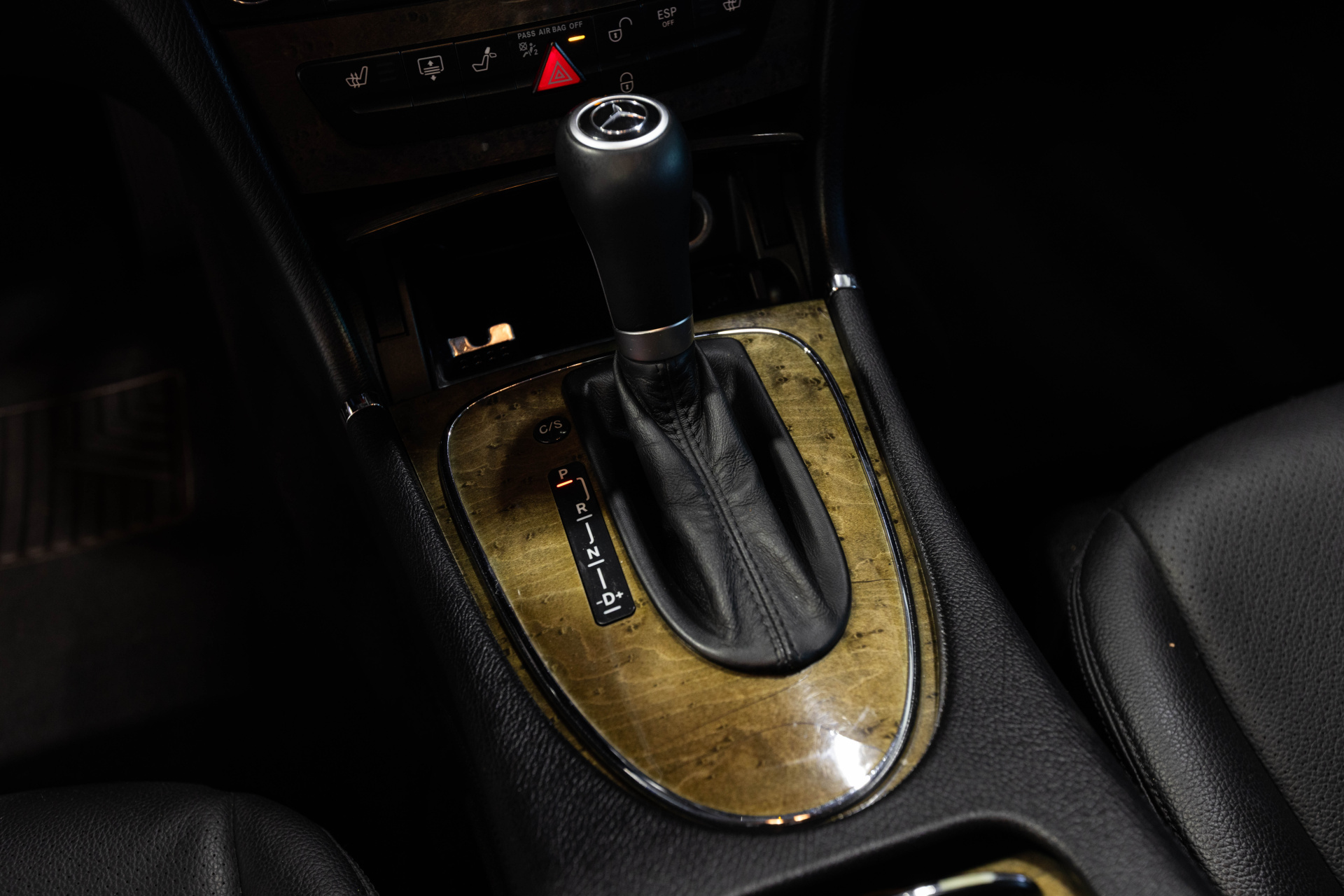 2009 MERCEDES-BENZ E-CLASS - Image 31