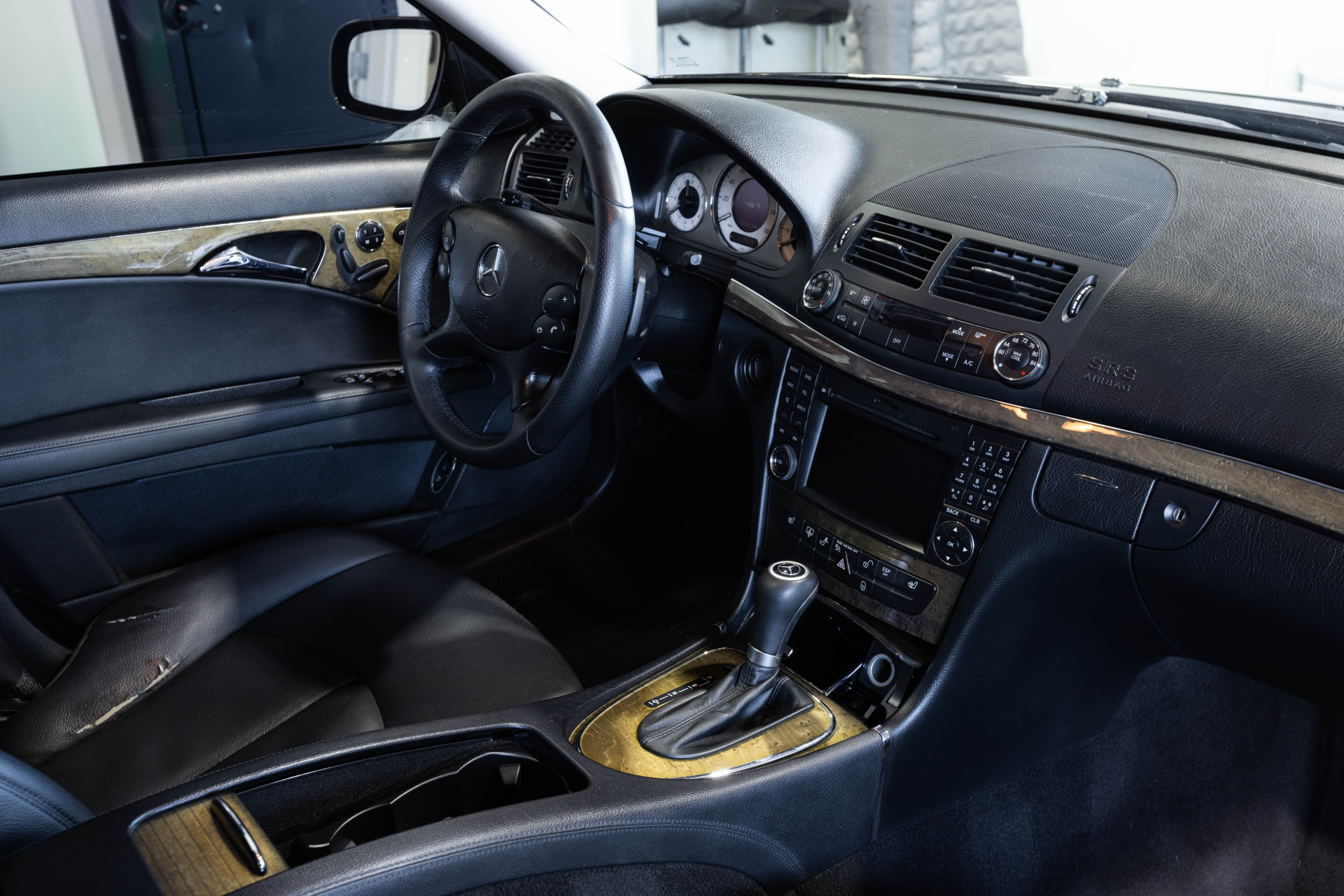 2009 MERCEDES-BENZ E-CLASS - Image 34