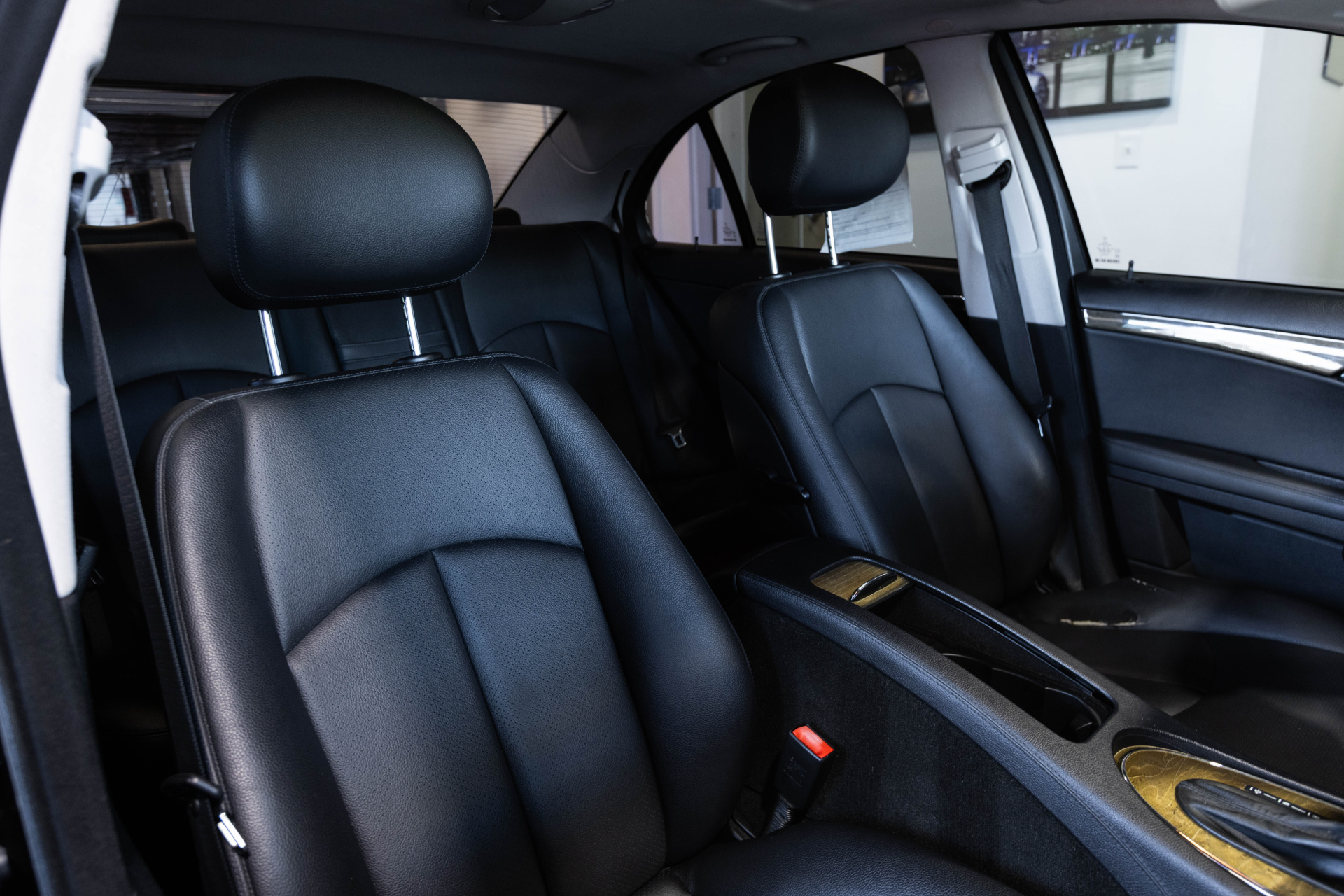 2009 MERCEDES-BENZ E-CLASS - Image 35