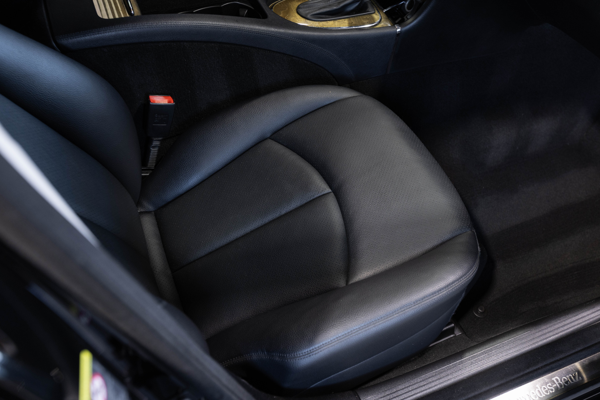 2009 MERCEDES-BENZ E-CLASS - Image 36