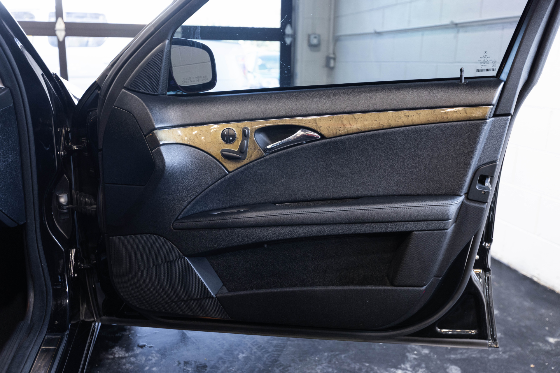 2009 MERCEDES-BENZ E-CLASS - Image 37