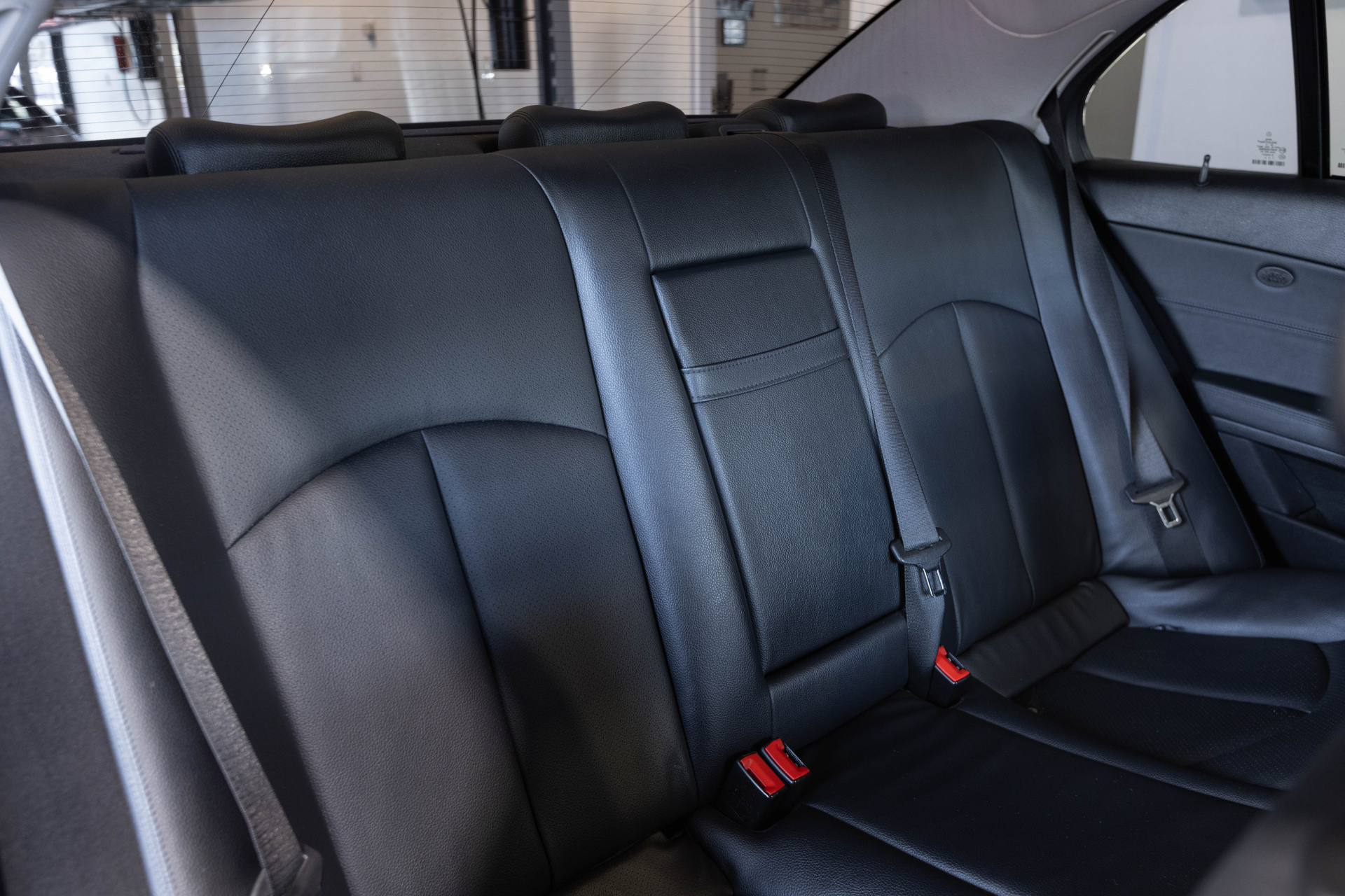 2009 MERCEDES-BENZ E-CLASS - Image 39