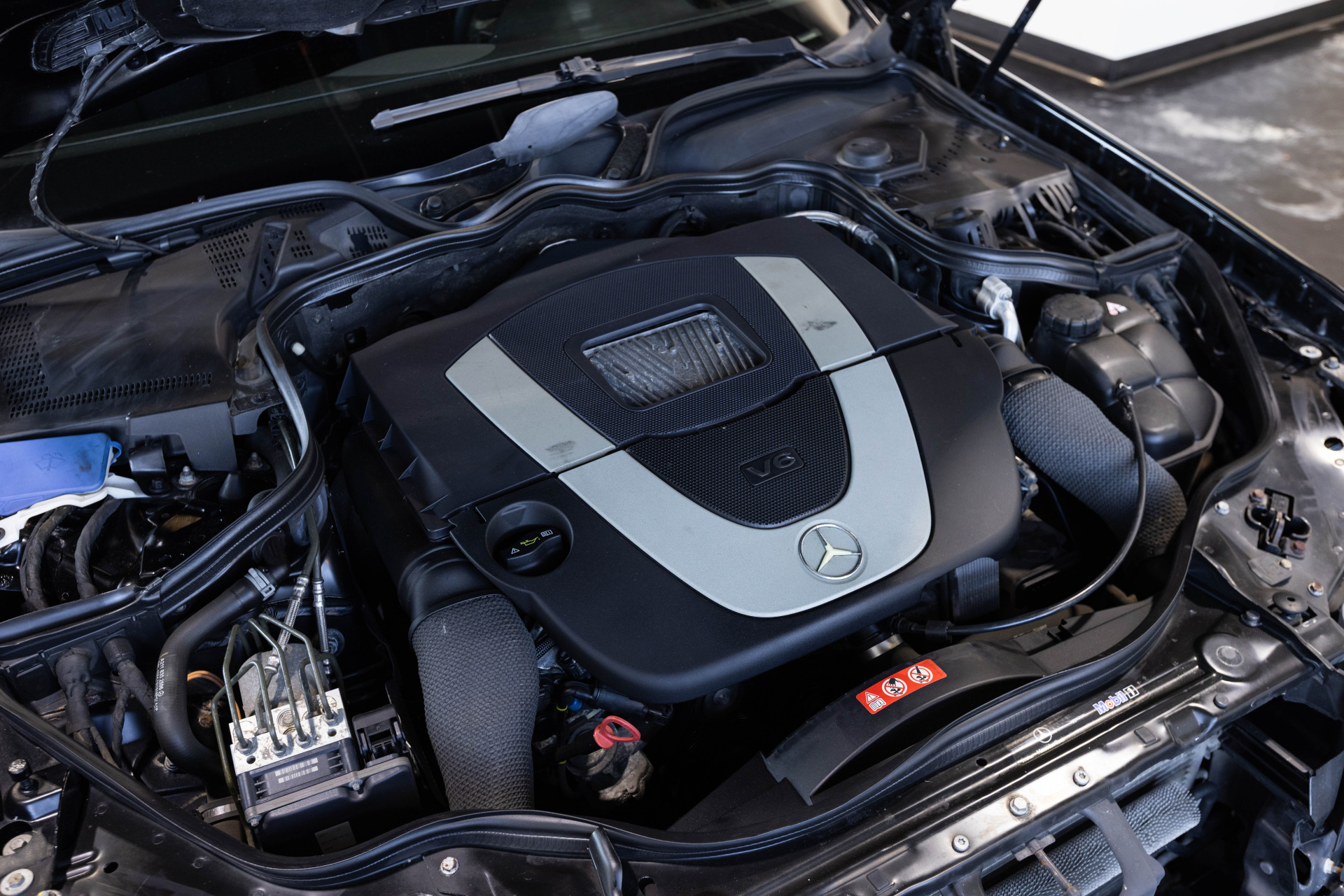 2009 MERCEDES-BENZ E-CLASS - Image 47