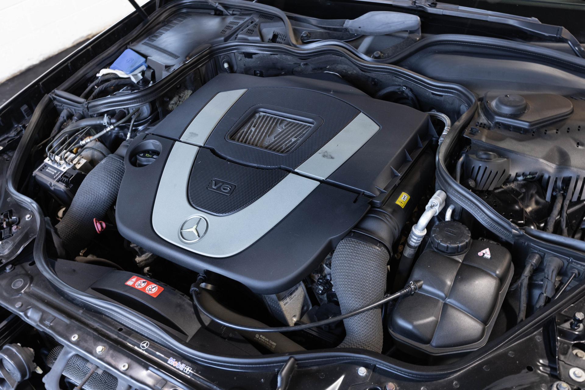 2009 MERCEDES-BENZ E-CLASS - Image 48