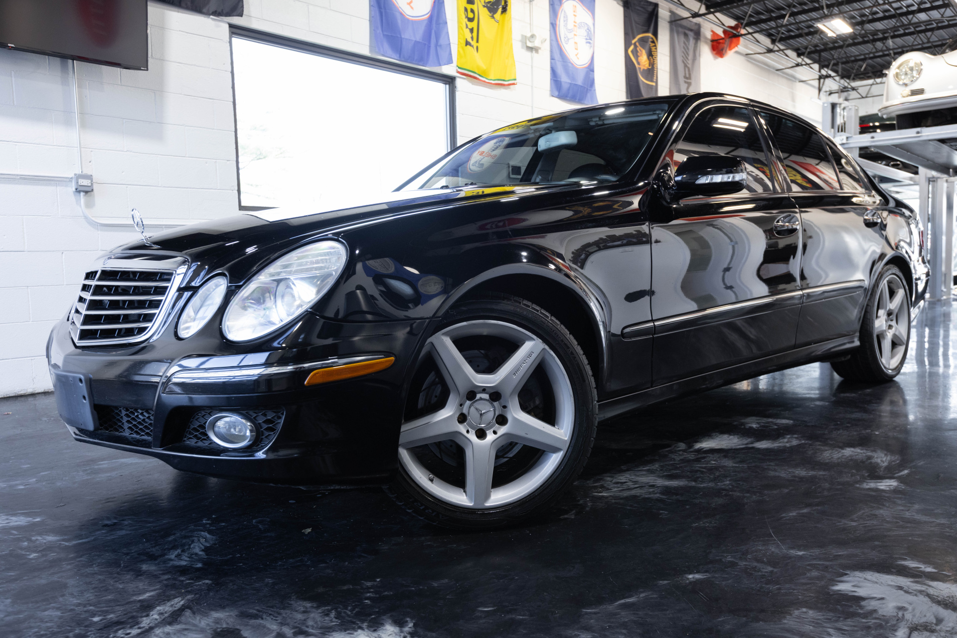 2009 MERCEDES-BENZ E-CLASS - Image 1