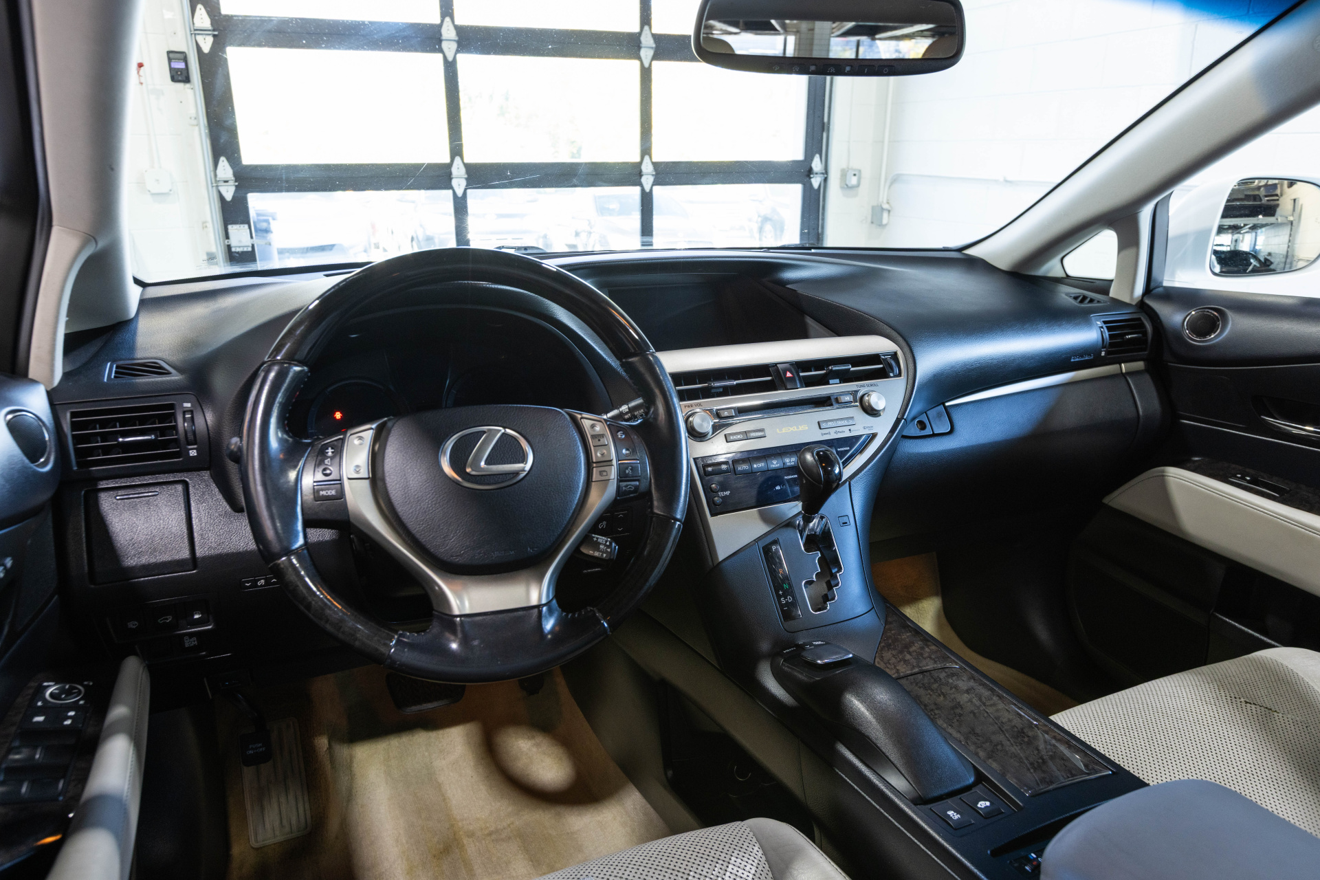 2013 LEXUS RX - Image 29