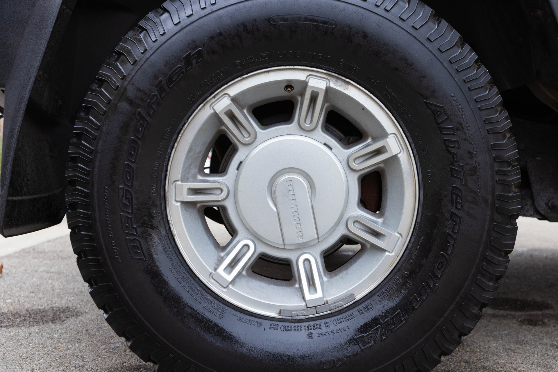 2005 HUMMER H2 - Image 16