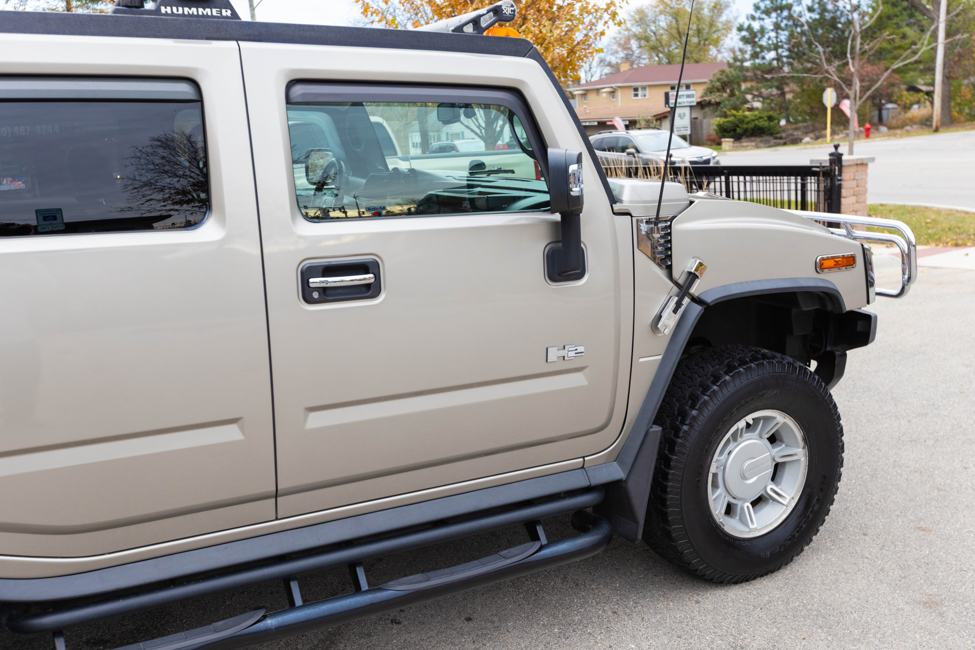 2005 HUMMER H2 - Image 17