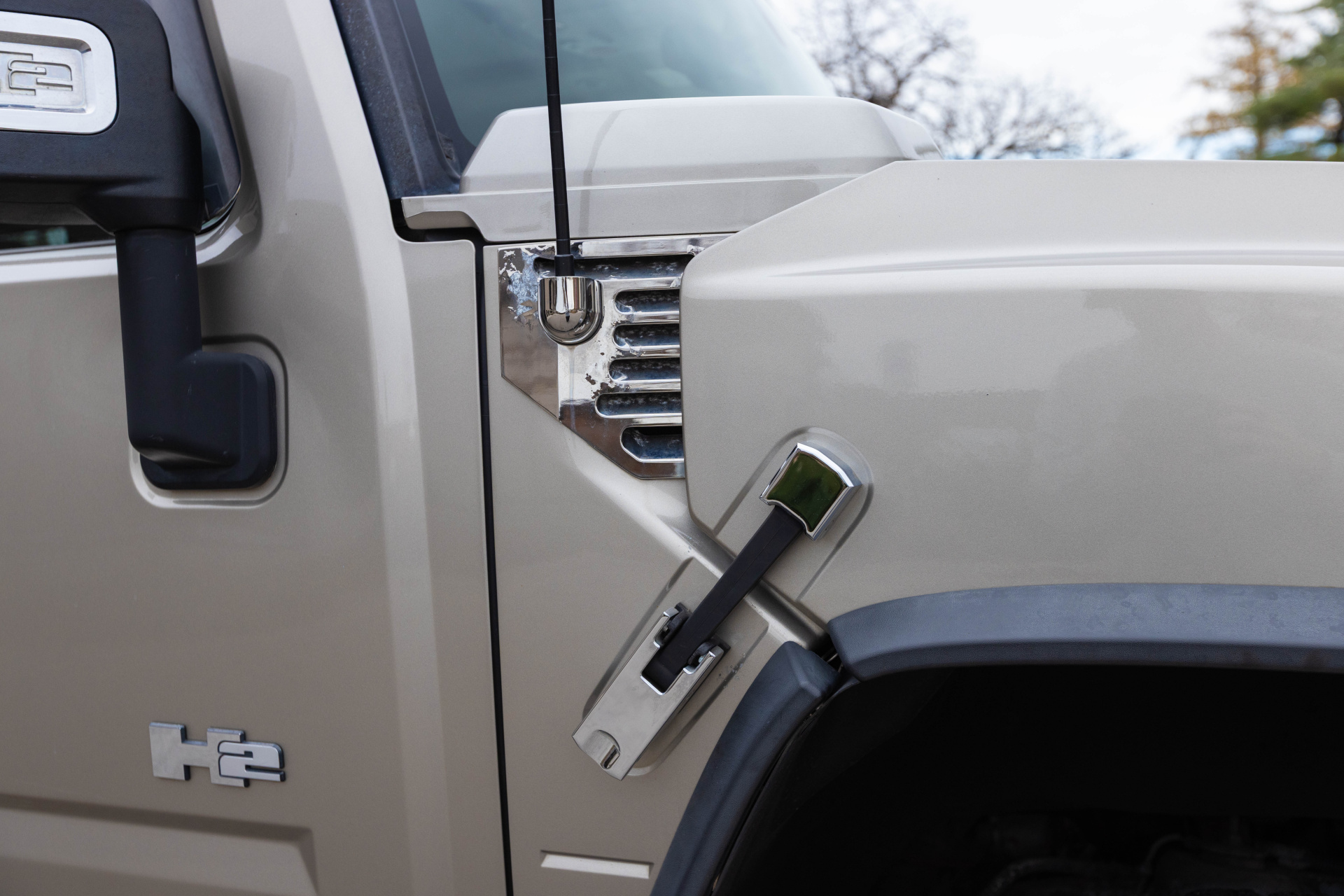 2005 HUMMER H2 - Image 20