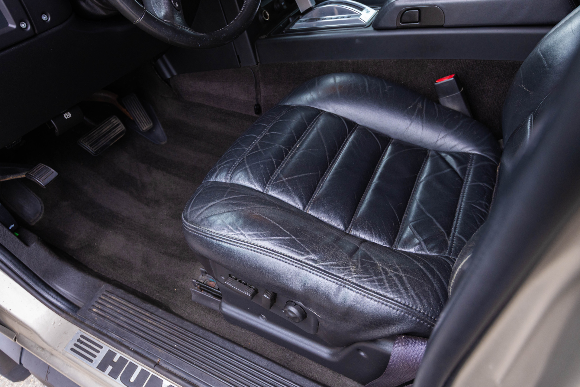 2005 HUMMER H2 - Image 27