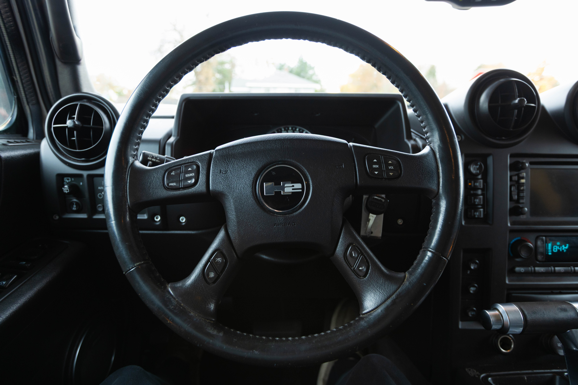 2005 HUMMER H2 - Image 32