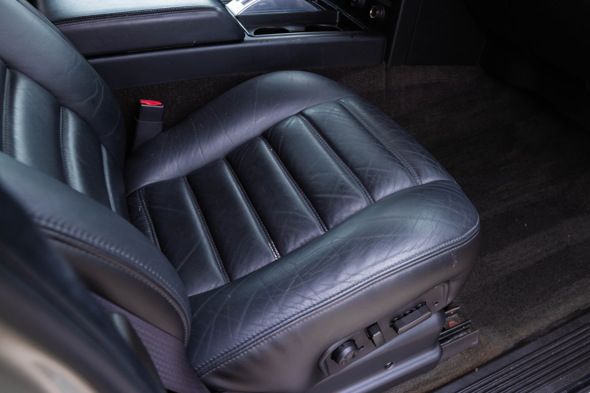 2005 HUMMER H2 - Image 36