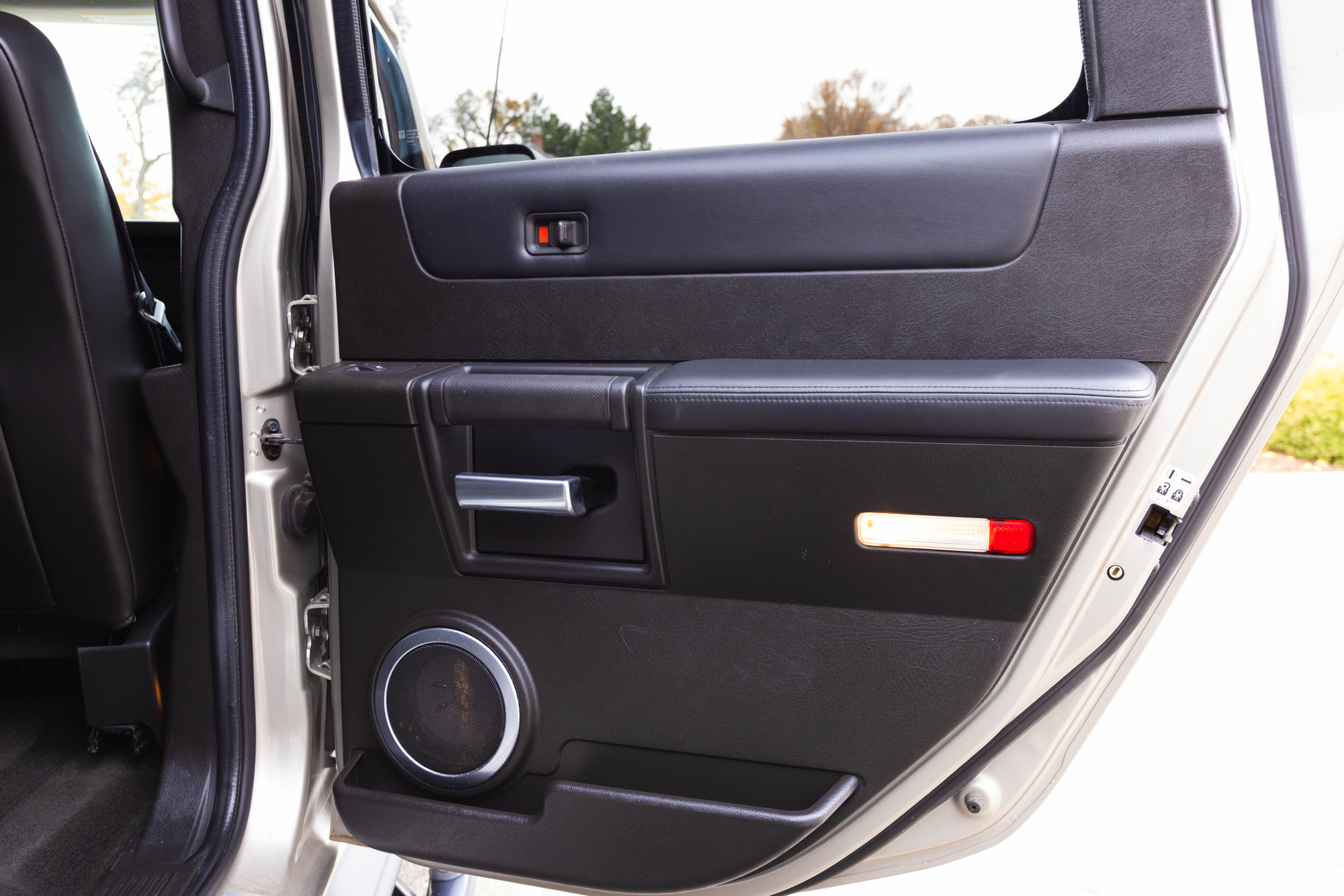 2005 HUMMER H2 - Image 41