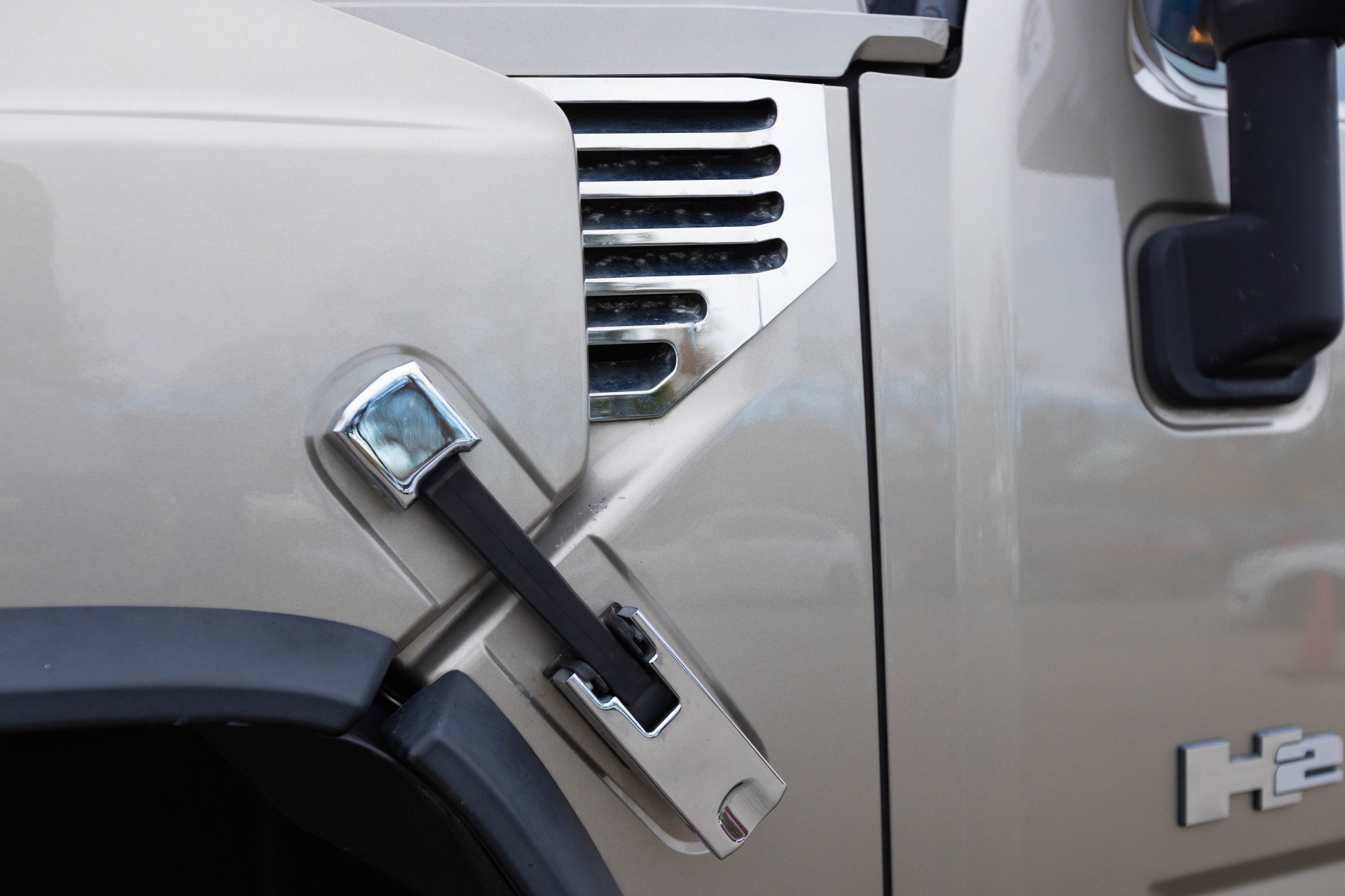 2005 HUMMER H2 - Image 7