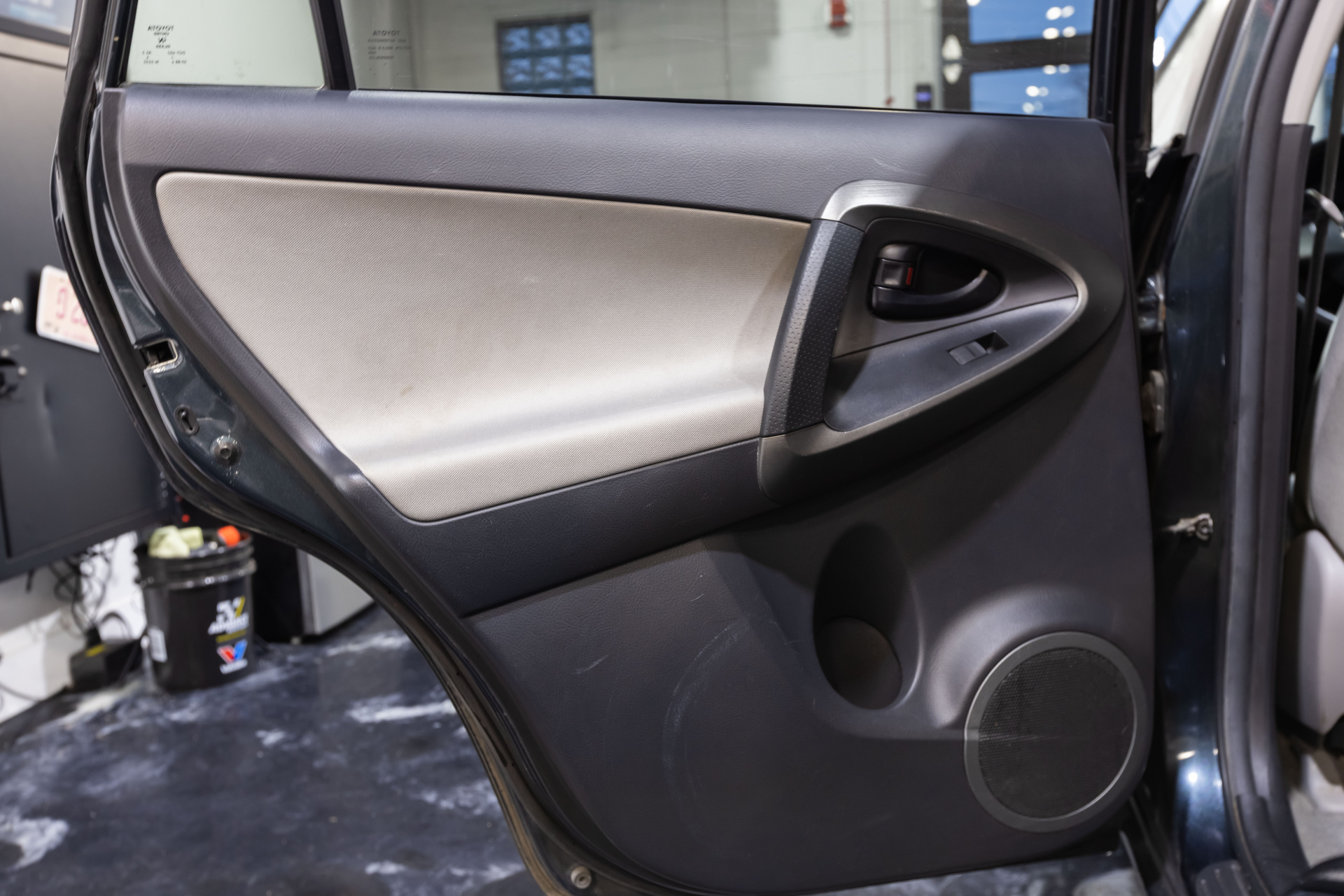 2011 TOYOTA RAV4 - Image 43