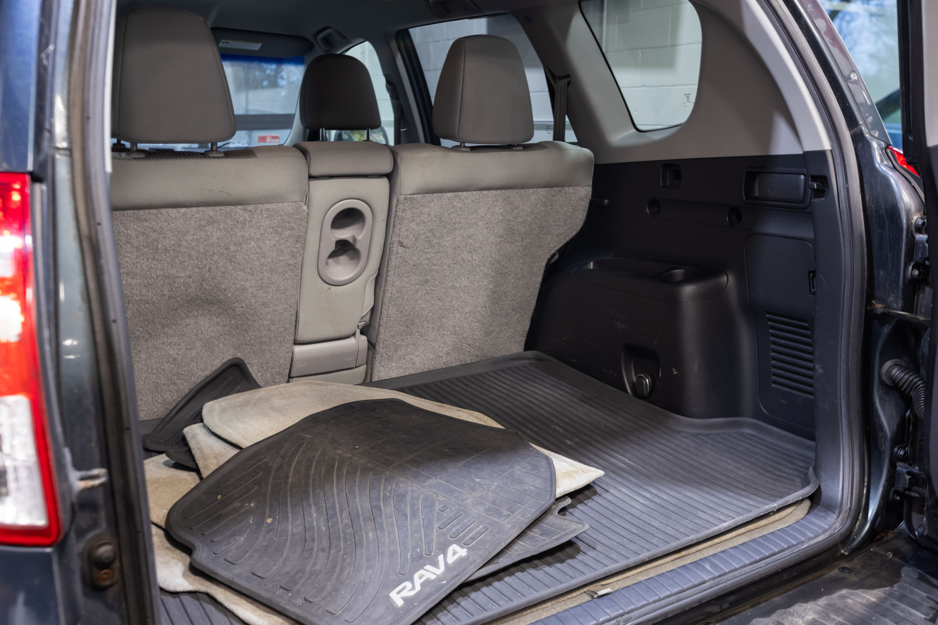 2011 TOYOTA RAV4 - Image 44