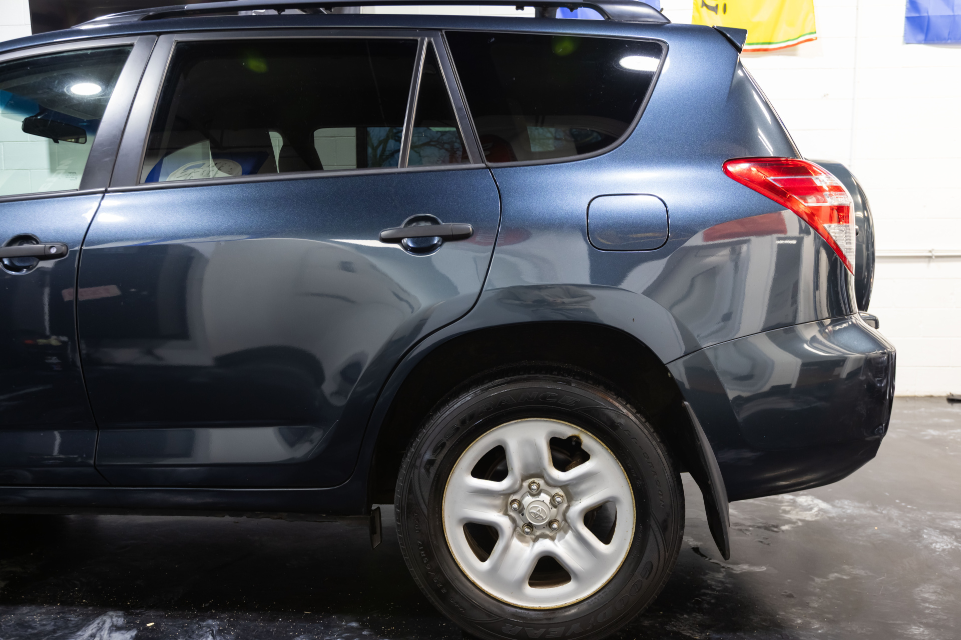 2011 TOYOTA RAV4 - Image 8