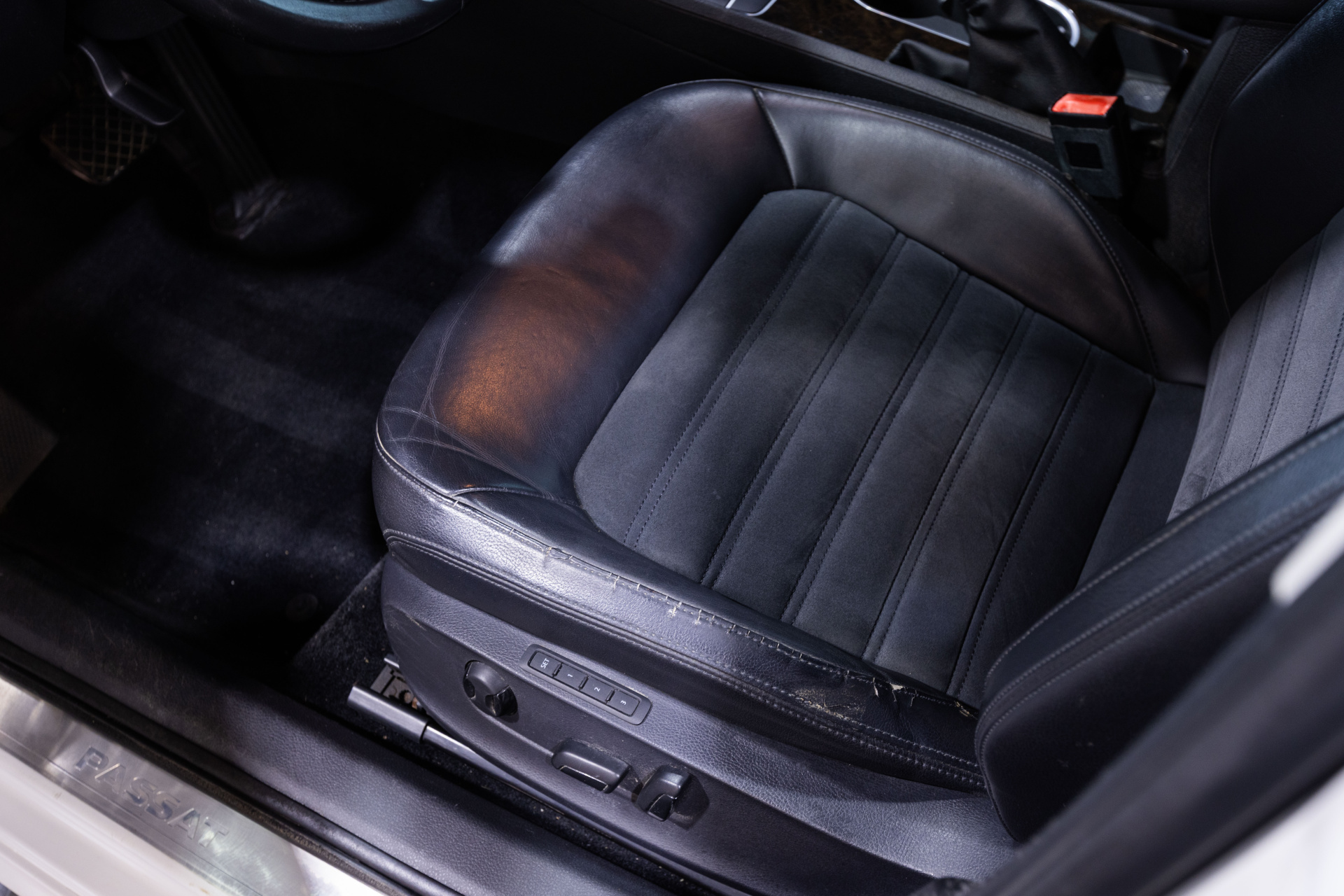 2014 VOLKSWAGEN PASSAT - Image 29