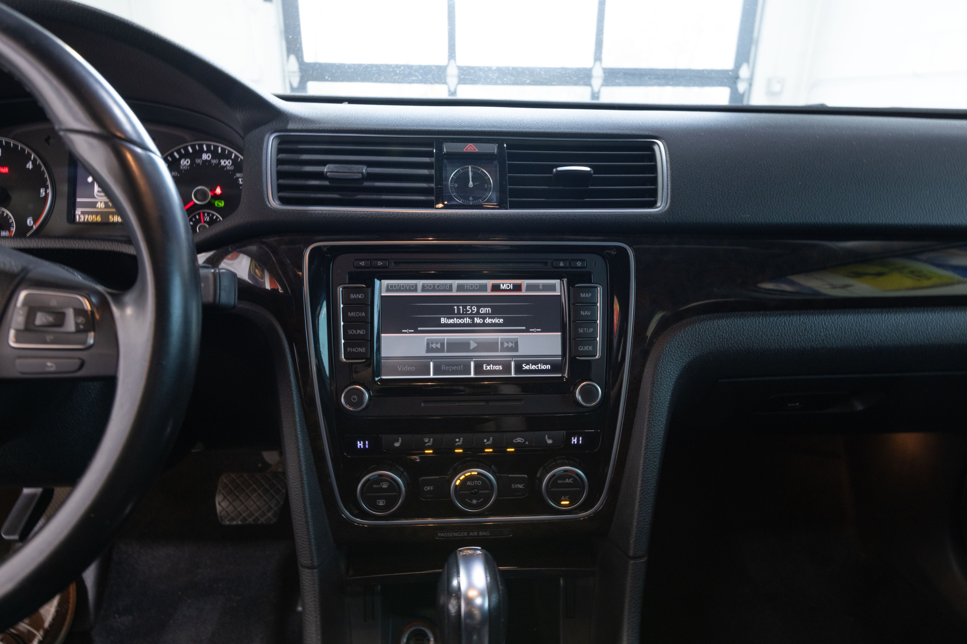 2014 VOLKSWAGEN PASSAT - Image 33