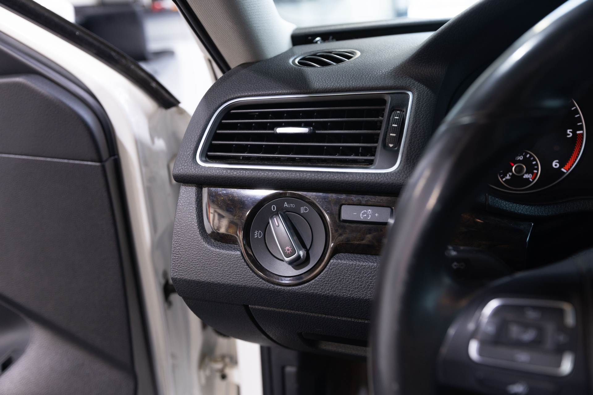 2014 VOLKSWAGEN PASSAT - Image 35