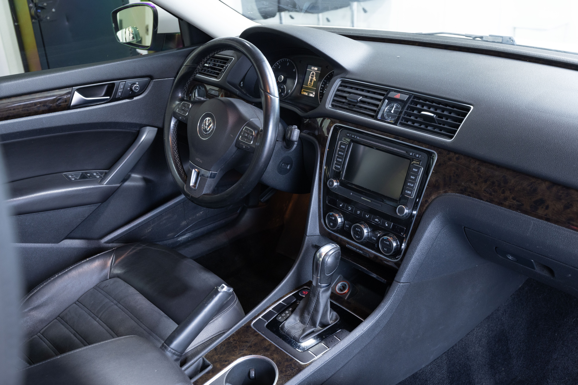 2014 VOLKSWAGEN PASSAT - Image 40