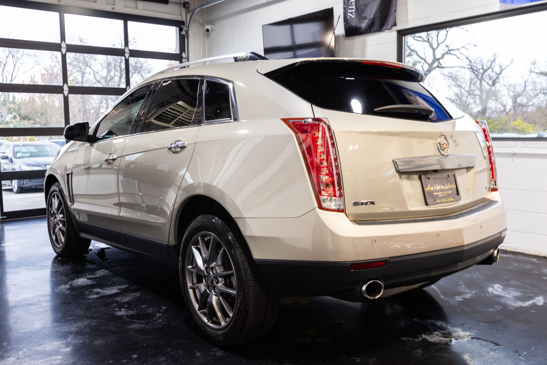 2016 CADILLAC SRX - Image 10