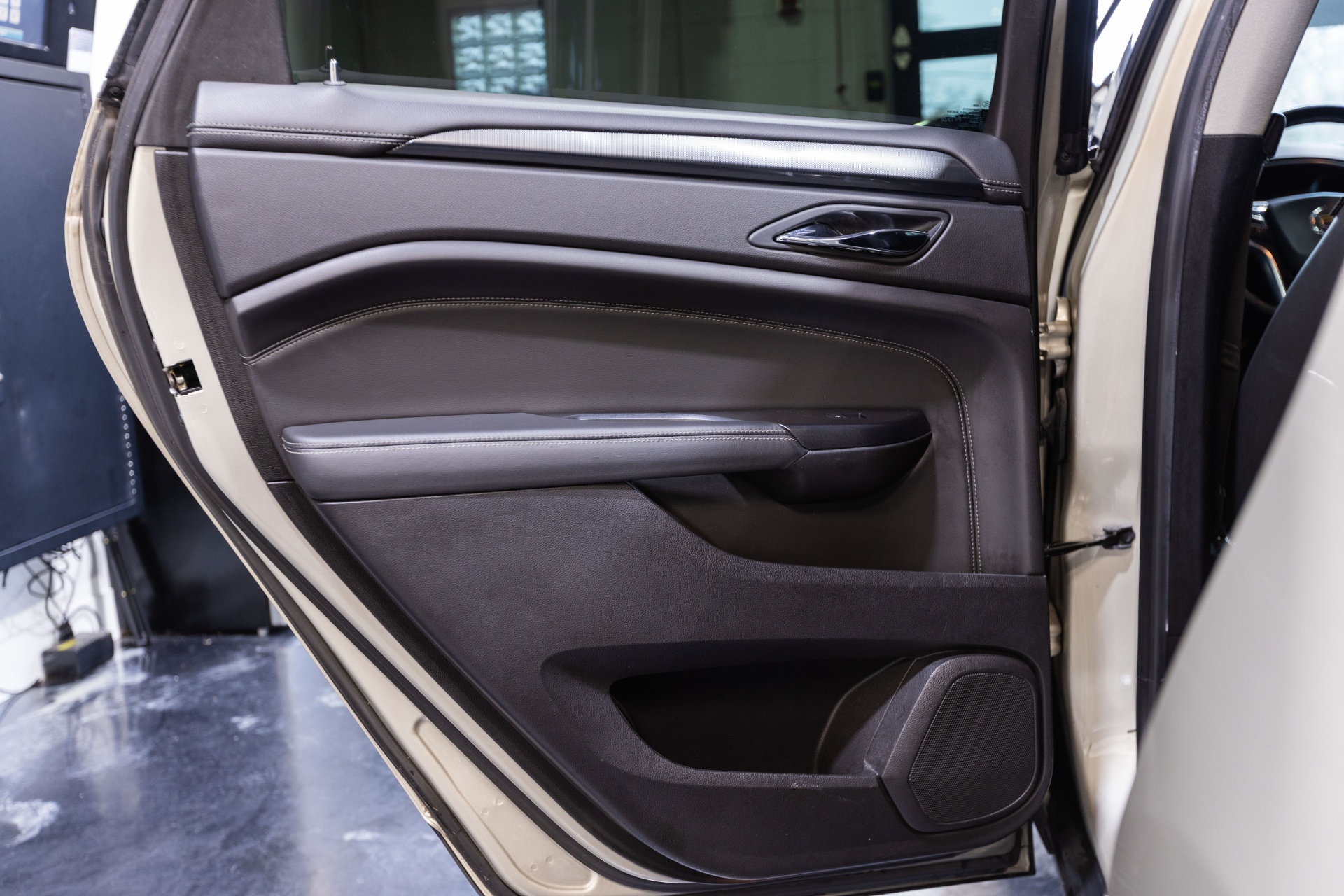 2016 CADILLAC SRX - Image 42