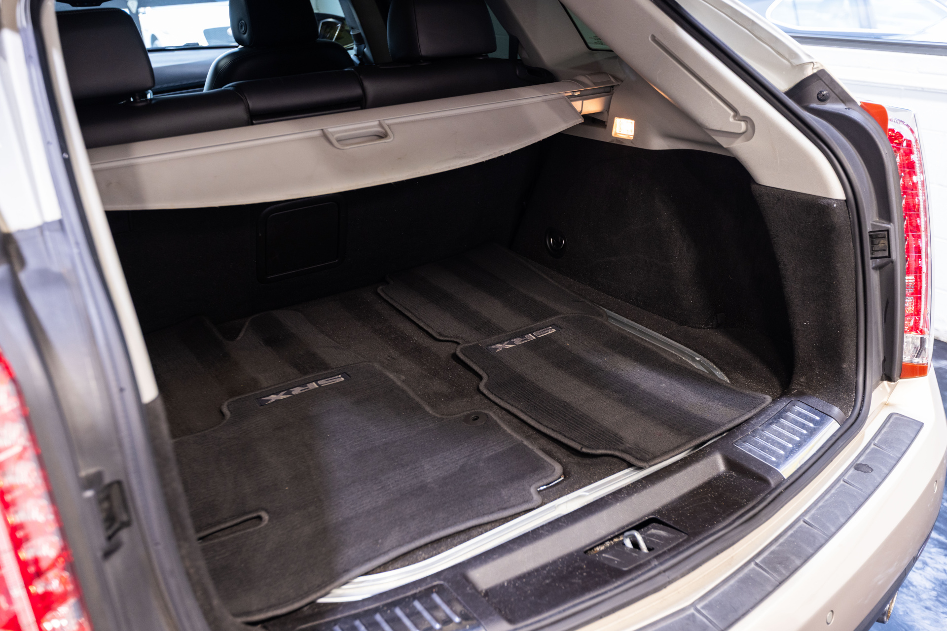 2016 CADILLAC SRX - Image 45