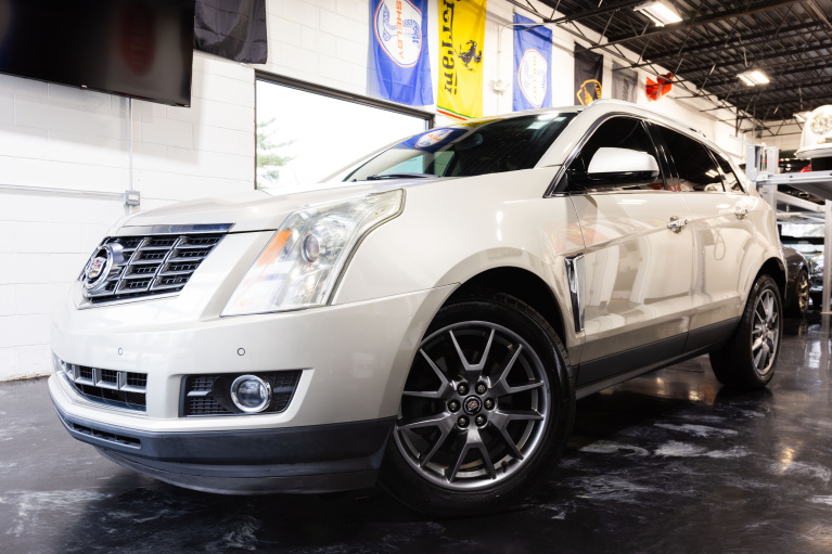 2016 Cadillac SRX Performance Collection's photo