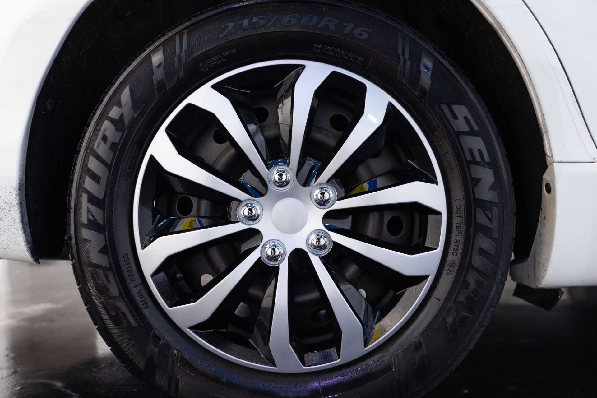 2009 TOYOTA CAMRY - Image 13