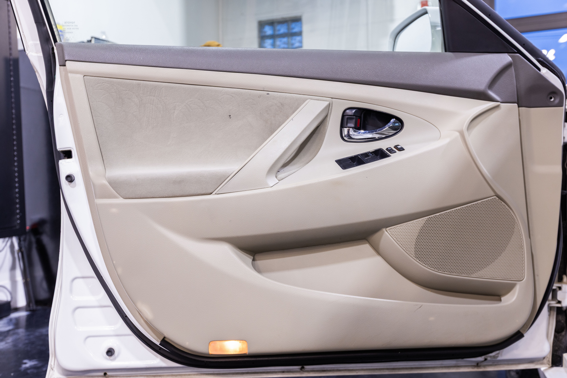 2009 TOYOTA CAMRY - Image 22