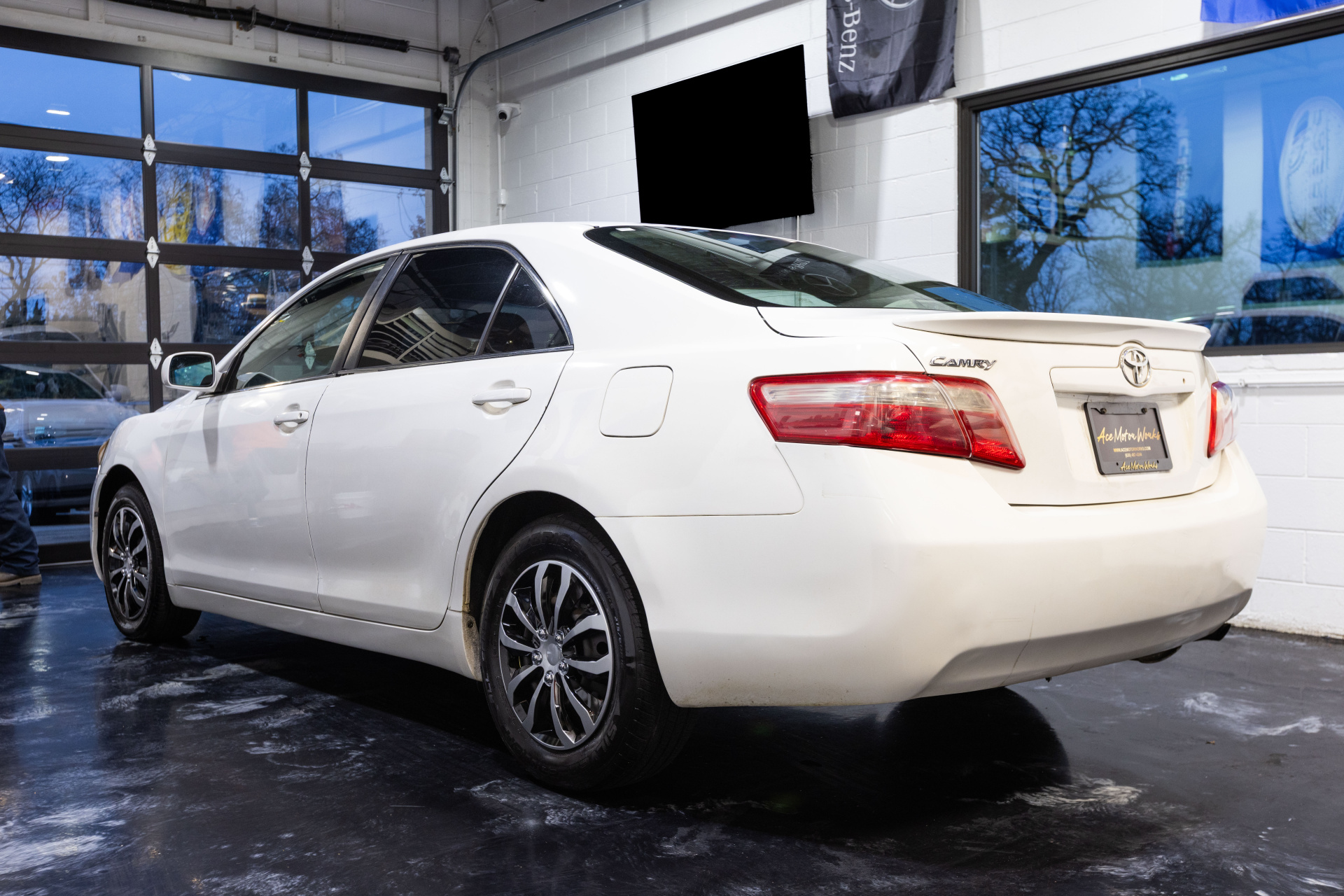 2009 TOYOTA CAMRY - Image 9