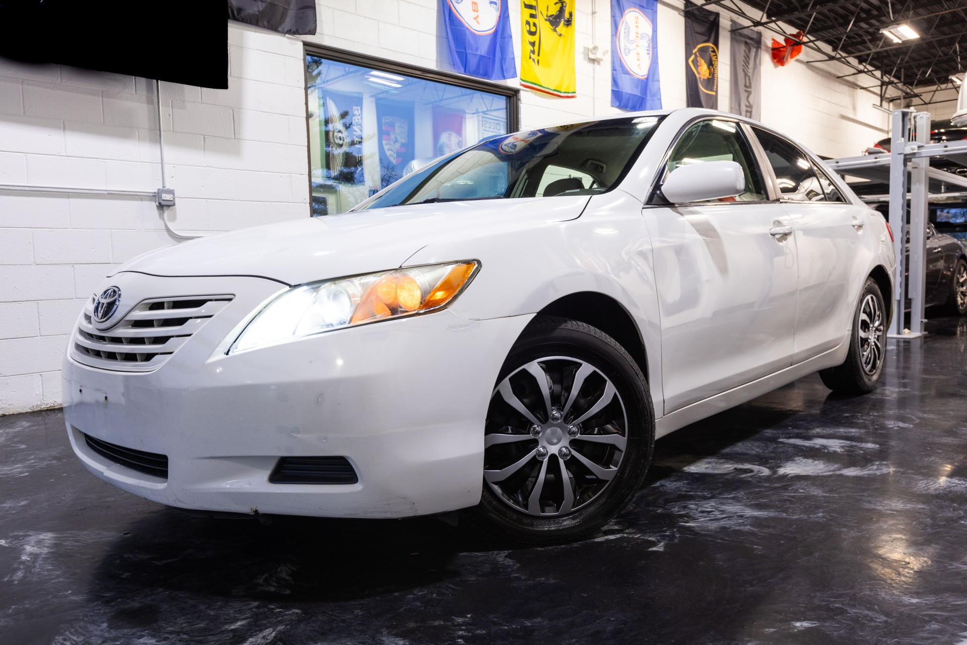 2009 TOYOTA CAMRY - Image 1