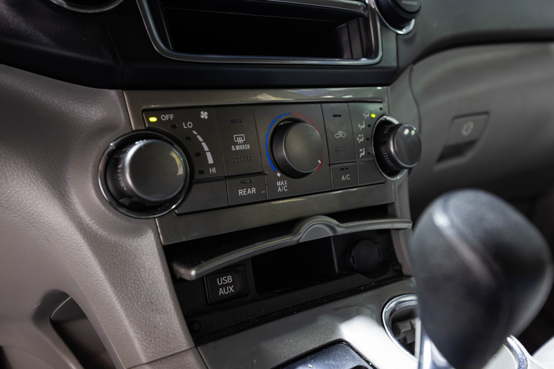 2013 TOYOTA HIGHLANDER - Image 29