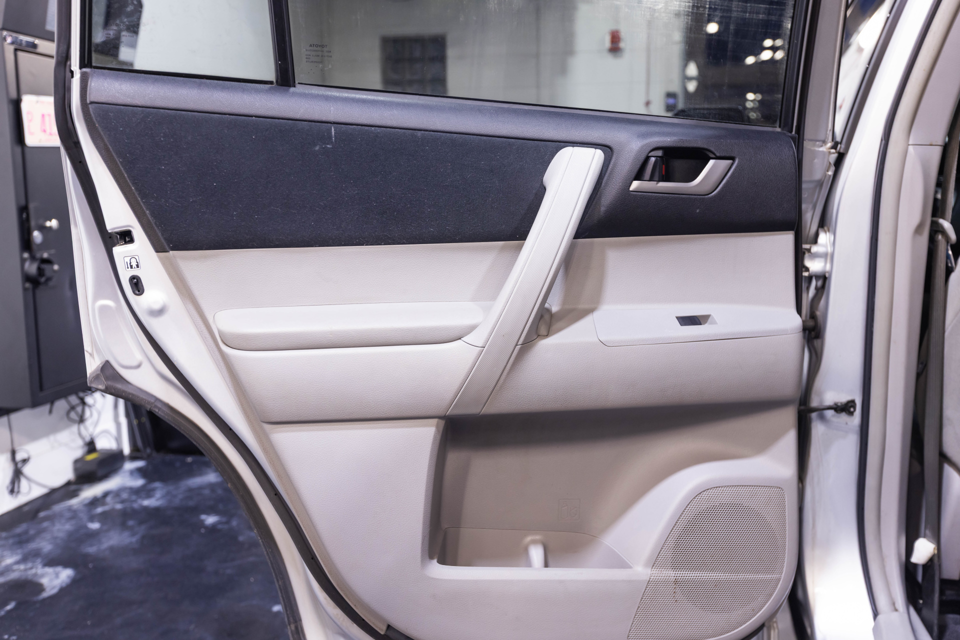 2013 TOYOTA HIGHLANDER - Image 40