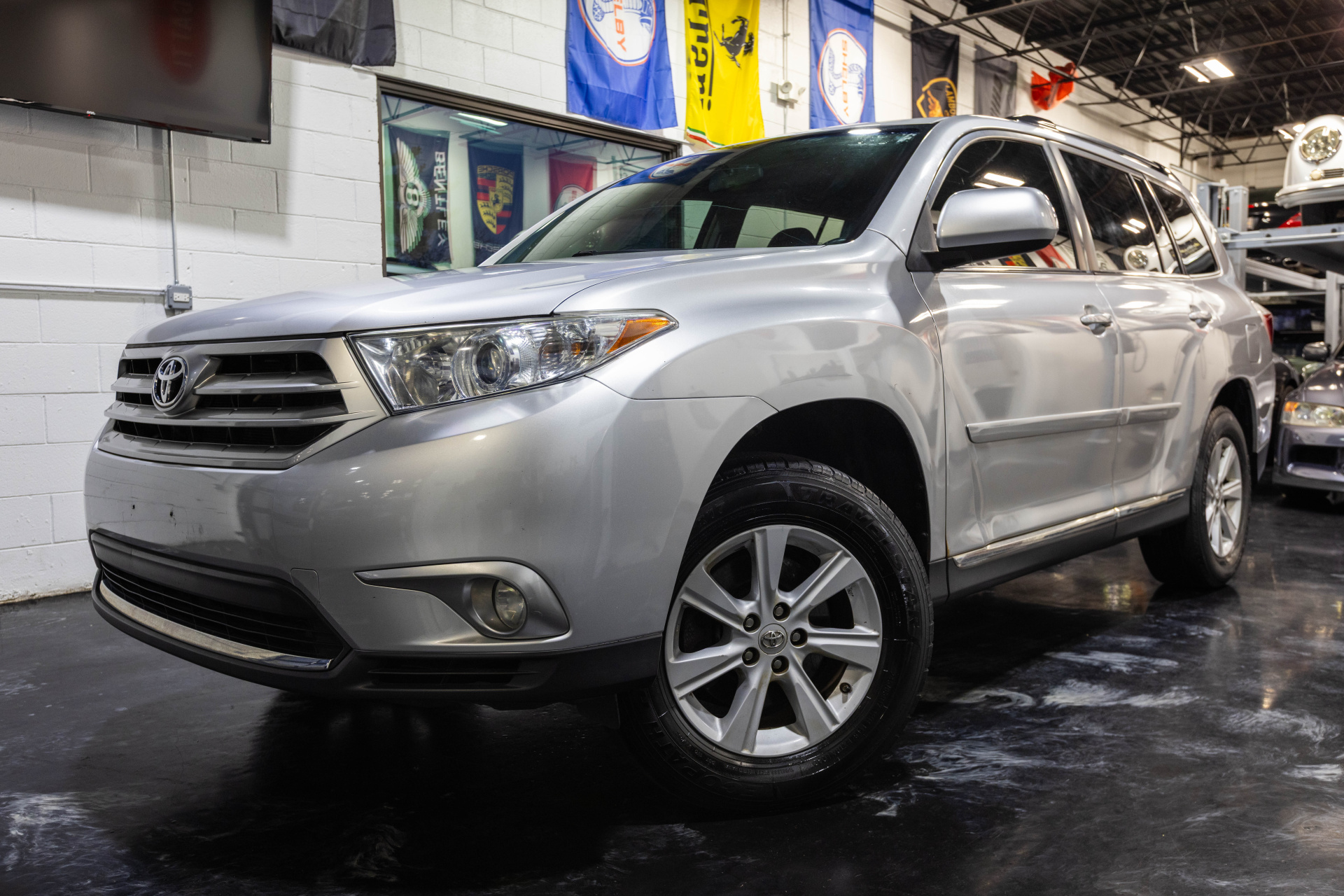 2013 TOYOTA HIGHLANDER - Image 1